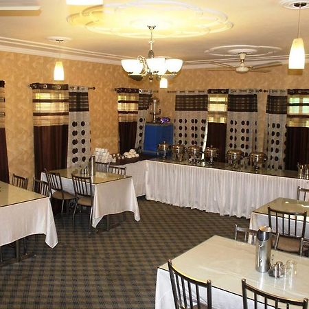 Hotel The Residency Srinagar Екстериор снимка