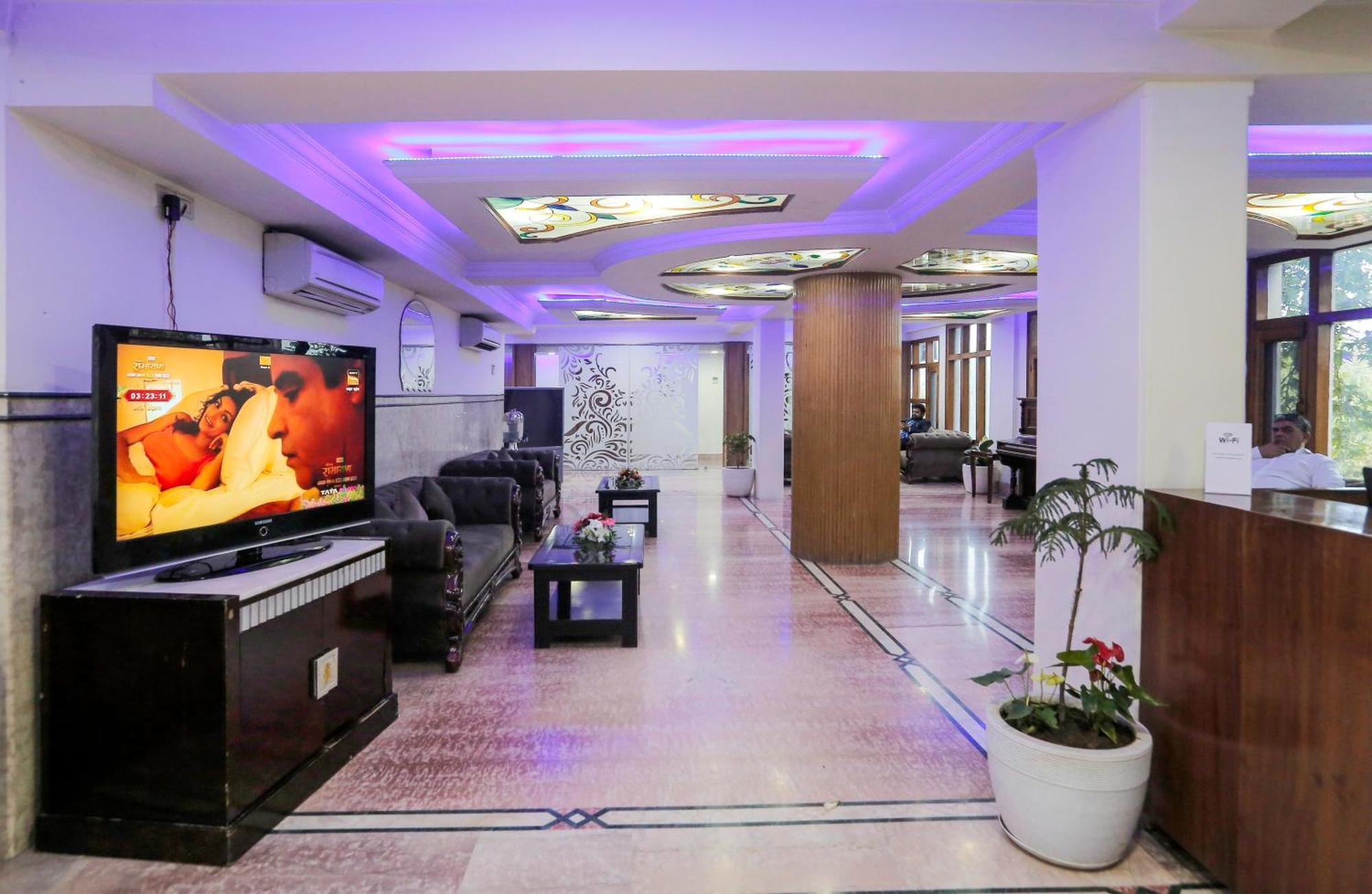 Hotel The Residency Srinagar Екстериор снимка