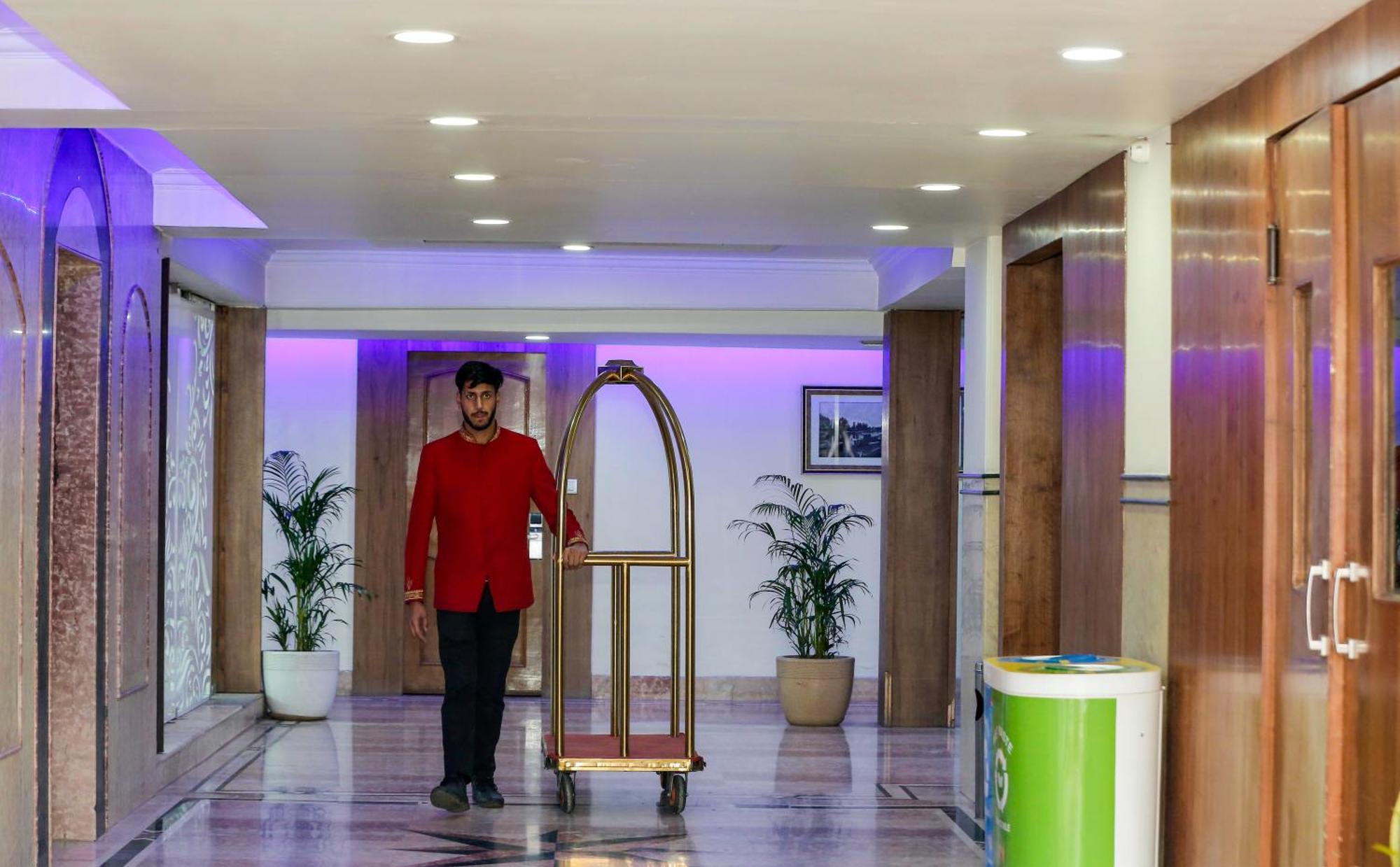 Hotel The Residency Srinagar Екстериор снимка
