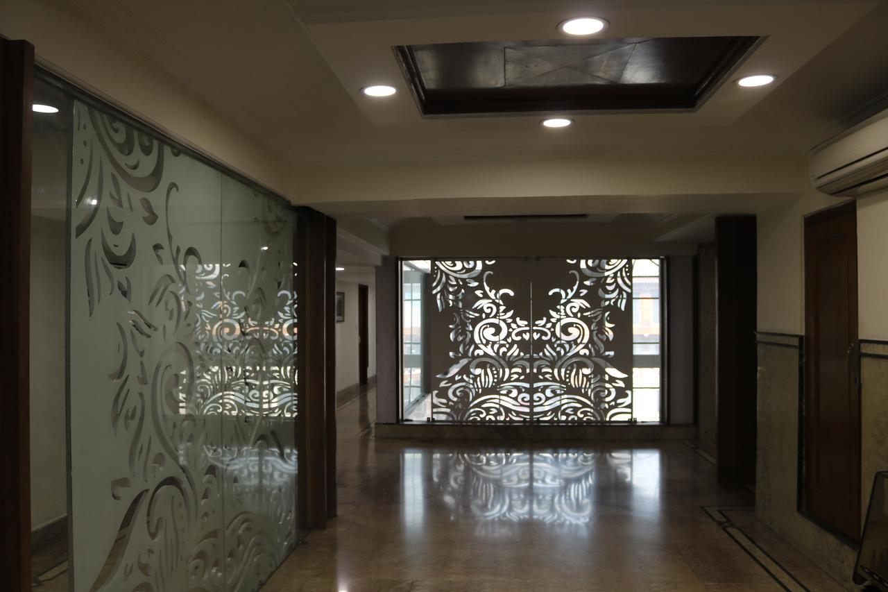 Hotel The Residency Srinagar Екстериор снимка